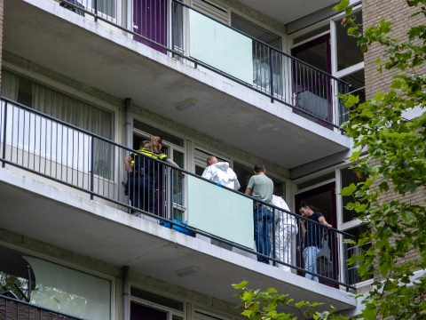 Oudere vrouw overleden in woning, verdachte aangehouden